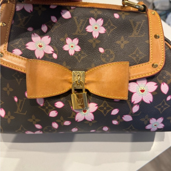LOUIS VUITTON
TAKASHI MURAKAMI X LV MONOGRAM CHERRY BLOSSOM SAC RETRO PM - Picture 10 of 15